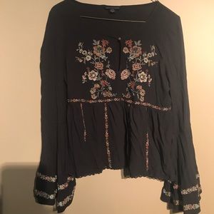 Bell sleeve American Eagle top